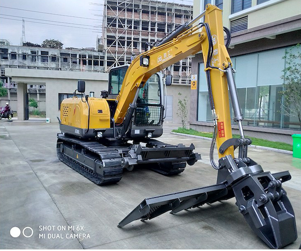 Crawler Excavator with BALLAST REMOVAL