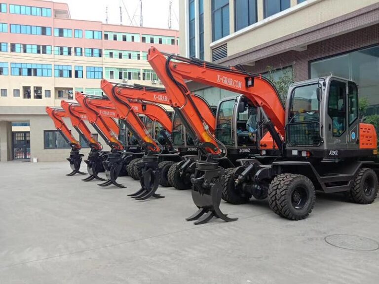 Sugarcane grab loader shipment